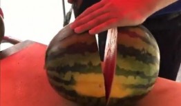 准备吃饭了吃瓜
