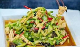 吃瓜胖了还吃辣东西