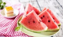 吃各种水果瓜,瓜果飘香，营养满溢的味蕾之旅