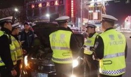 赤峰警察吃瓜,网络热议背后的真相与反思