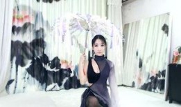 吃瓜盘斗鱼郭mini,斗鱼一姐的吃瓜盘斗风云录