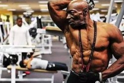 健身教练吃哈瓜