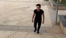 倒霉的吃瓜路人,一场意外频发的荒诞人生之旅