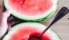 句容幼师吃瓜事件,句容幼儿园教师不当行为引发社会关注