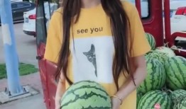 女孩子说吃瓜,女孩们的甜蜜食趣