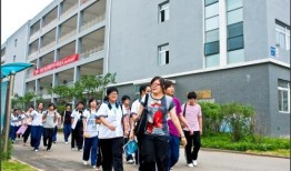 鞍山职教城吃瓜,揭秘校园里的“吃瓜”风云