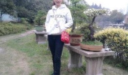 红卫衣吃瓜,揭秘时尚潮流背后的故事