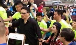 中国吃瓜群众围观,全民围观背后的社会现象解析